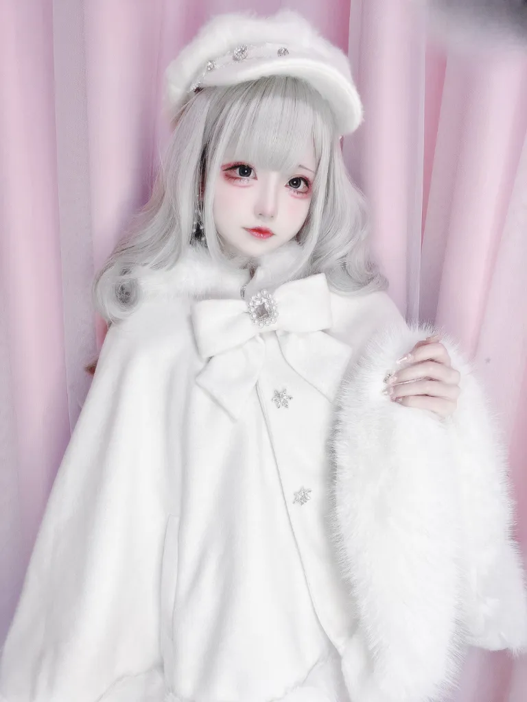Button Cloak Cat Fur Diamond