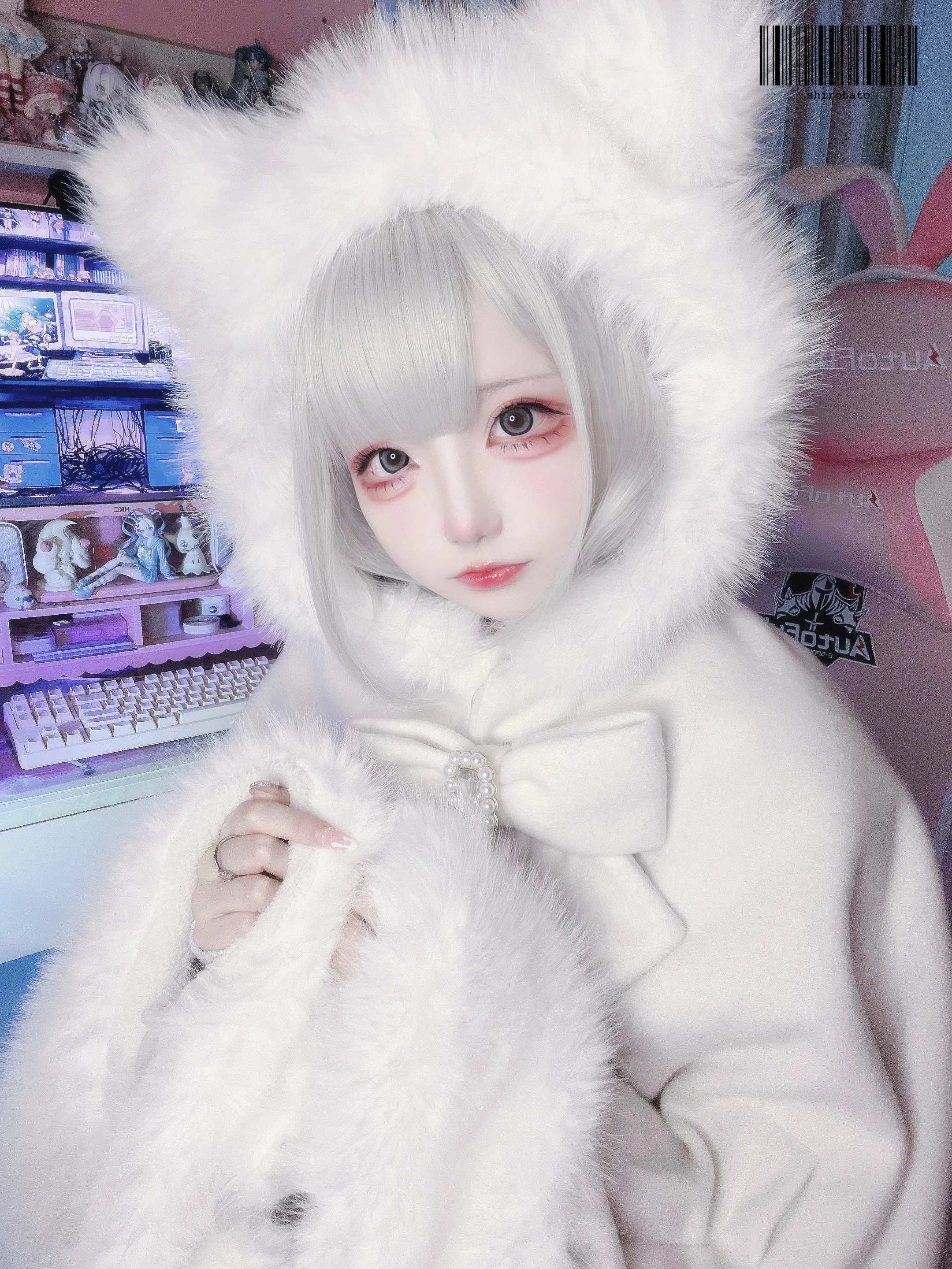 Button Cloak Cat Fur Diamond