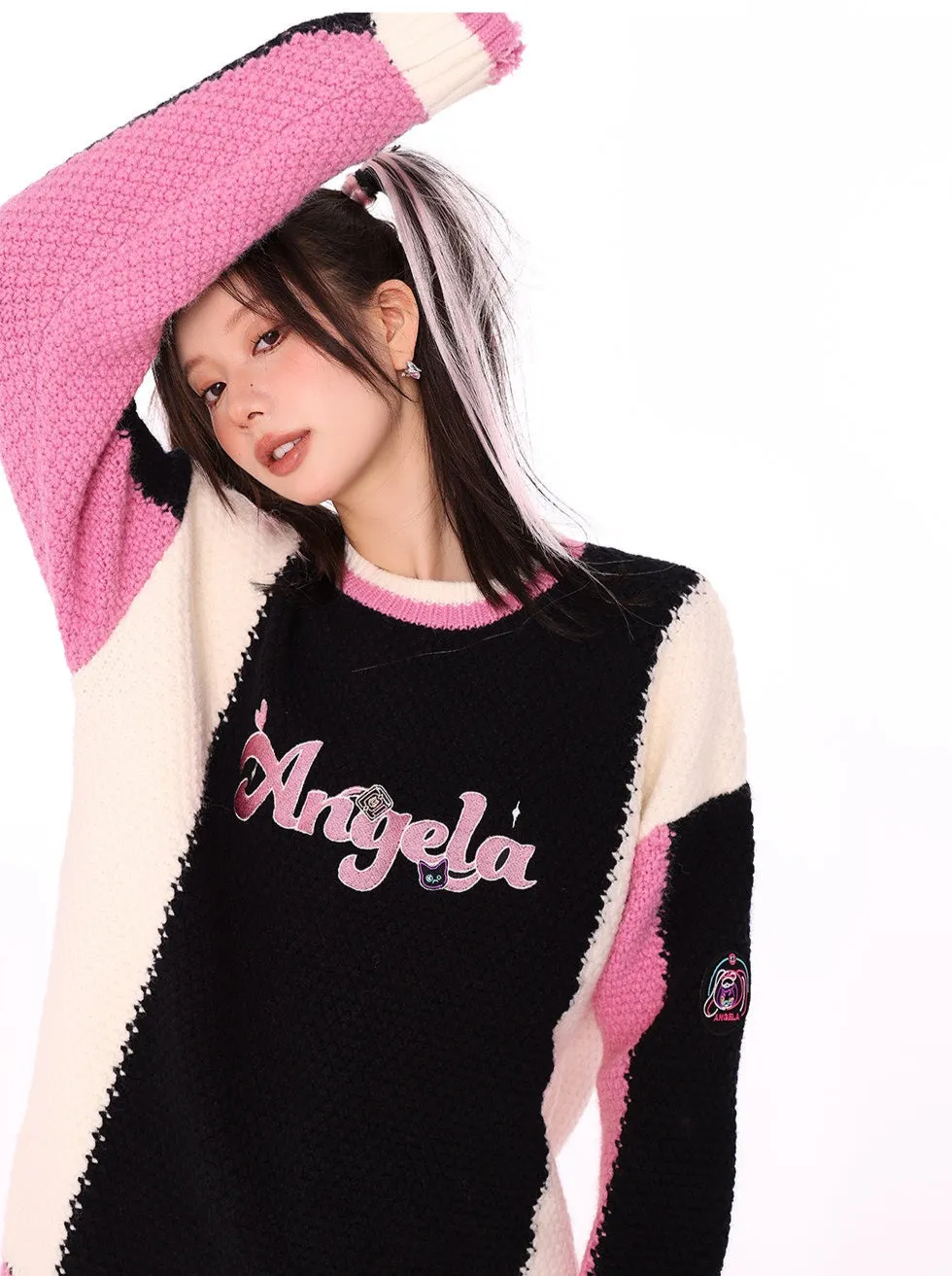 Contrast Color Logo Damaged Knit