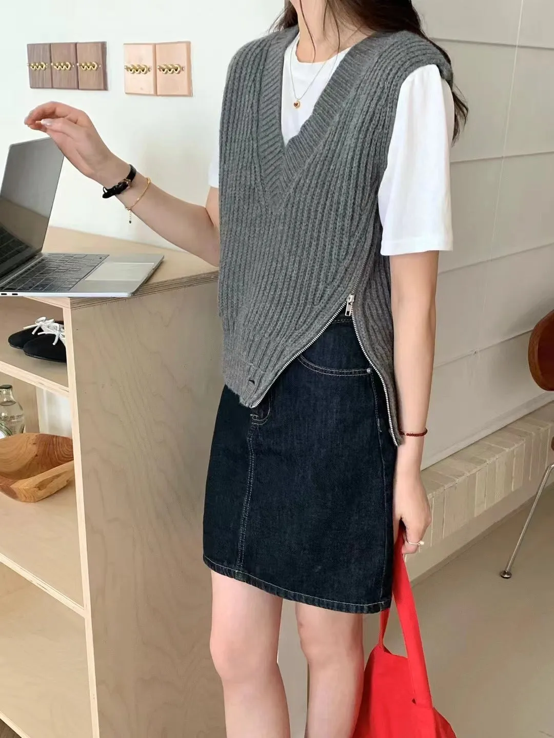 Nukty-shop masc outfits Korean Style New Style Personalized Design Side Zipper V-neck Solid Color Loose Knitted Vest Women's All-Match Knitted Vest