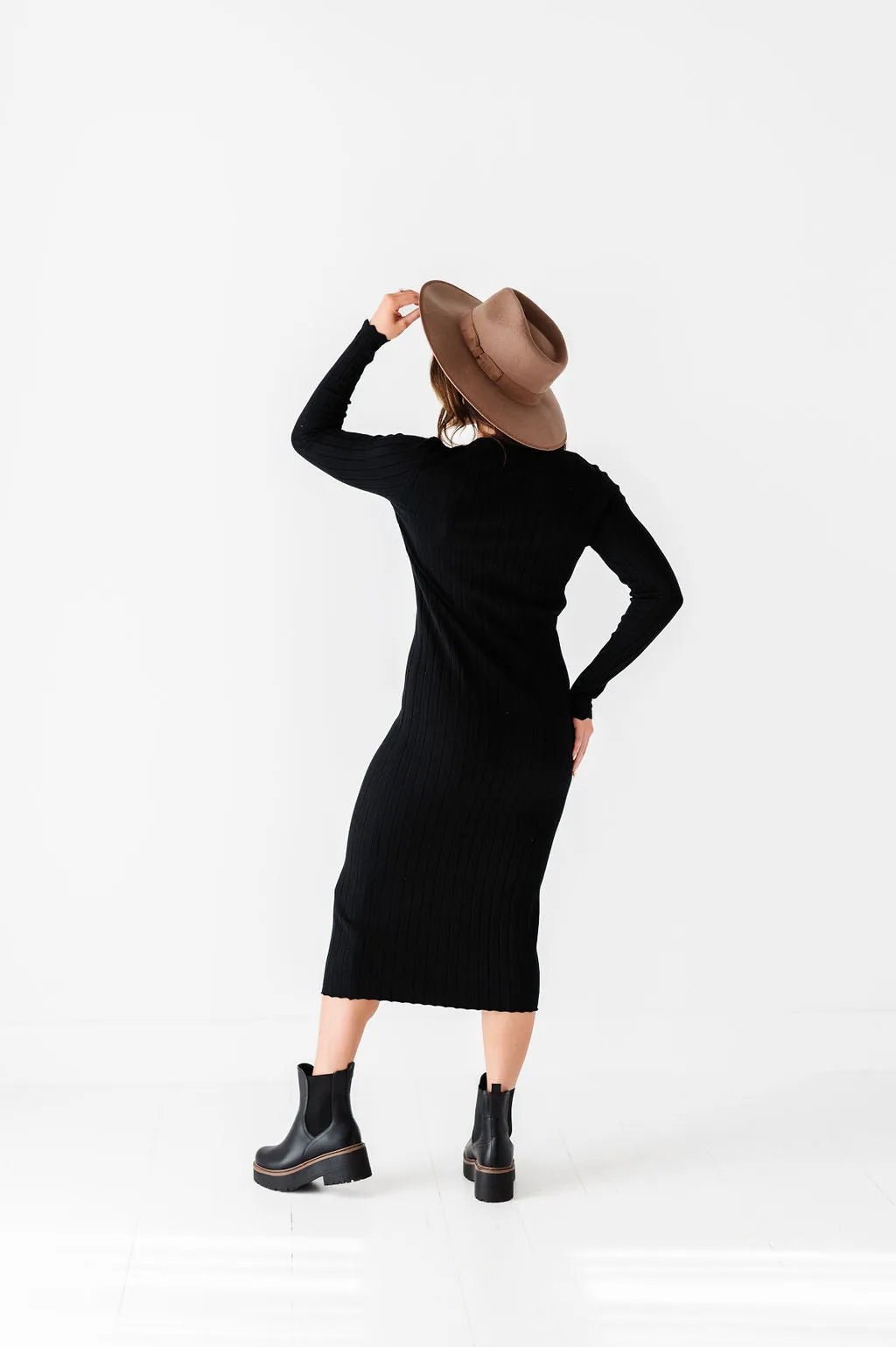 Willow Sweater Dress in Black - Size X-Large & 1X Left