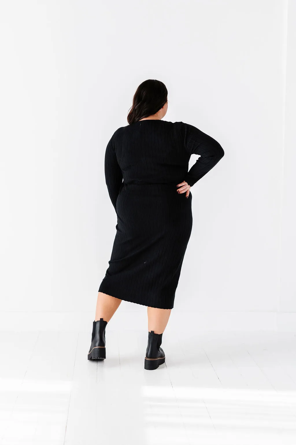 Willow Sweater Dress in Black - Size X-Large & 1X Left