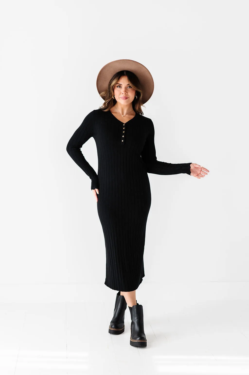 Willow Sweater Dress in Black - Size X-Large & 1X Left