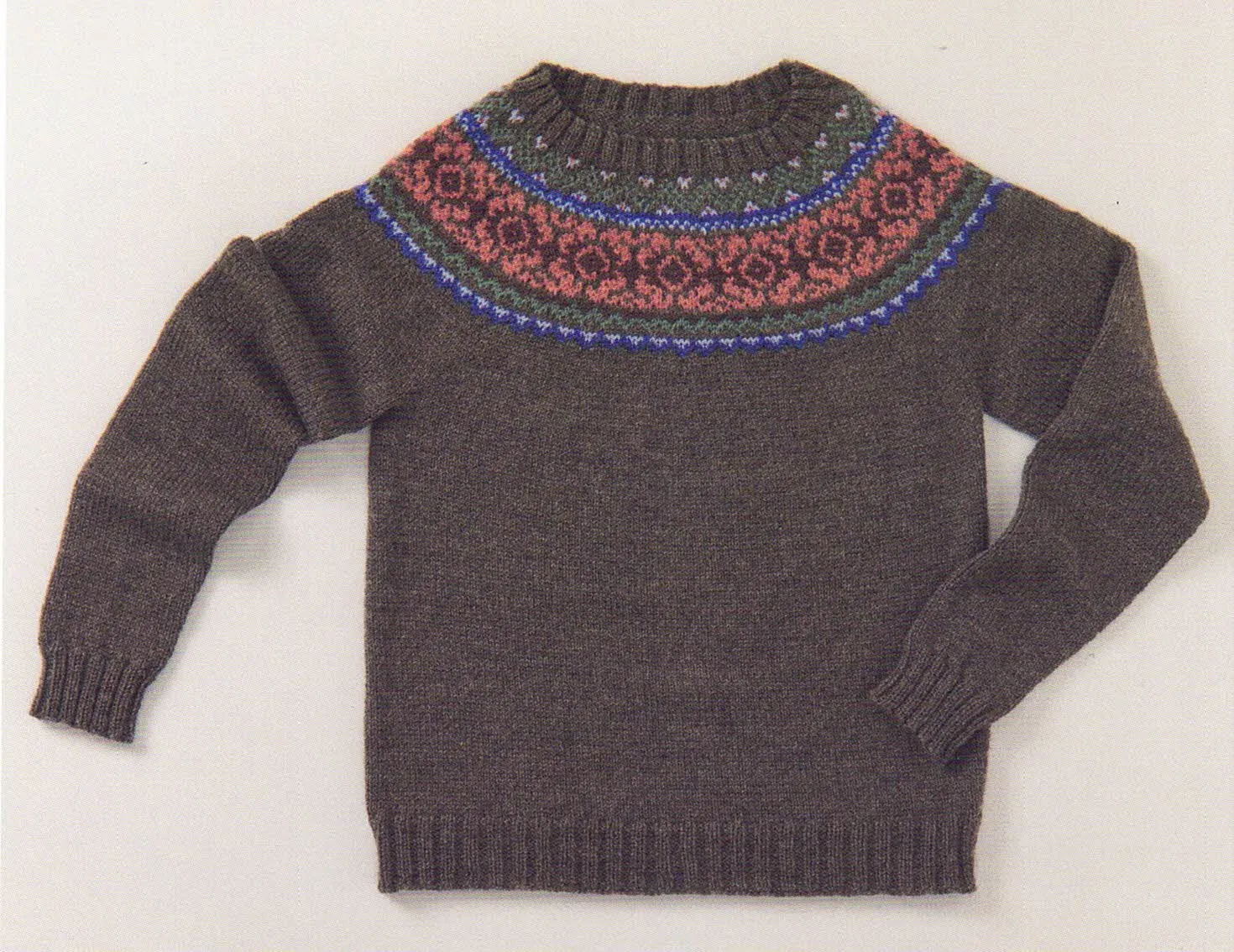 Women - Cleckheaton Leaflet 1018 High Country Jumper